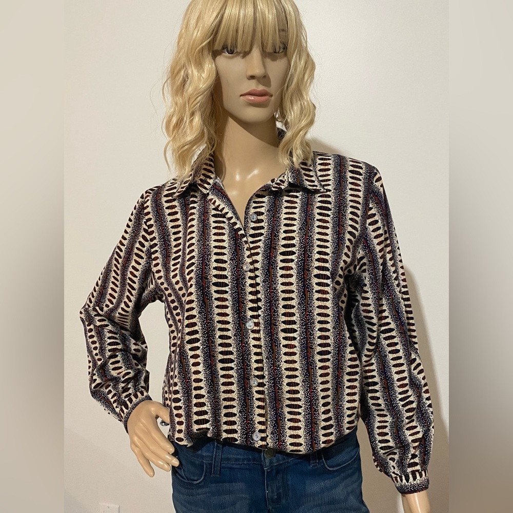 3/$20 Tak High Fashion vintage top